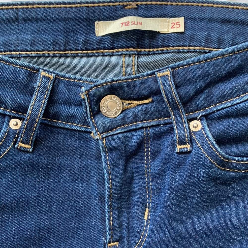 712 Levi’s Slim Fit Jeans - Picture 5 of 6